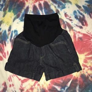 Maternity shorts